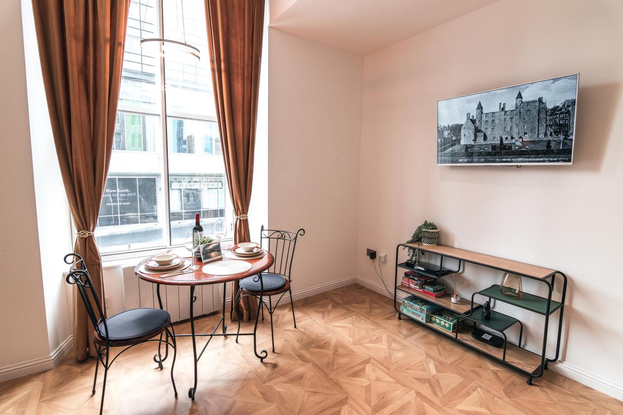Modern Apartment In Aberdeen City Centre, Guild Street, Free Wifi 外观 照片